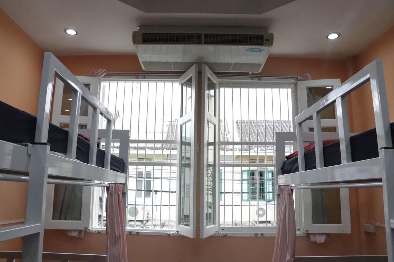 Ama Hostel Bangkok Buitenkant foto