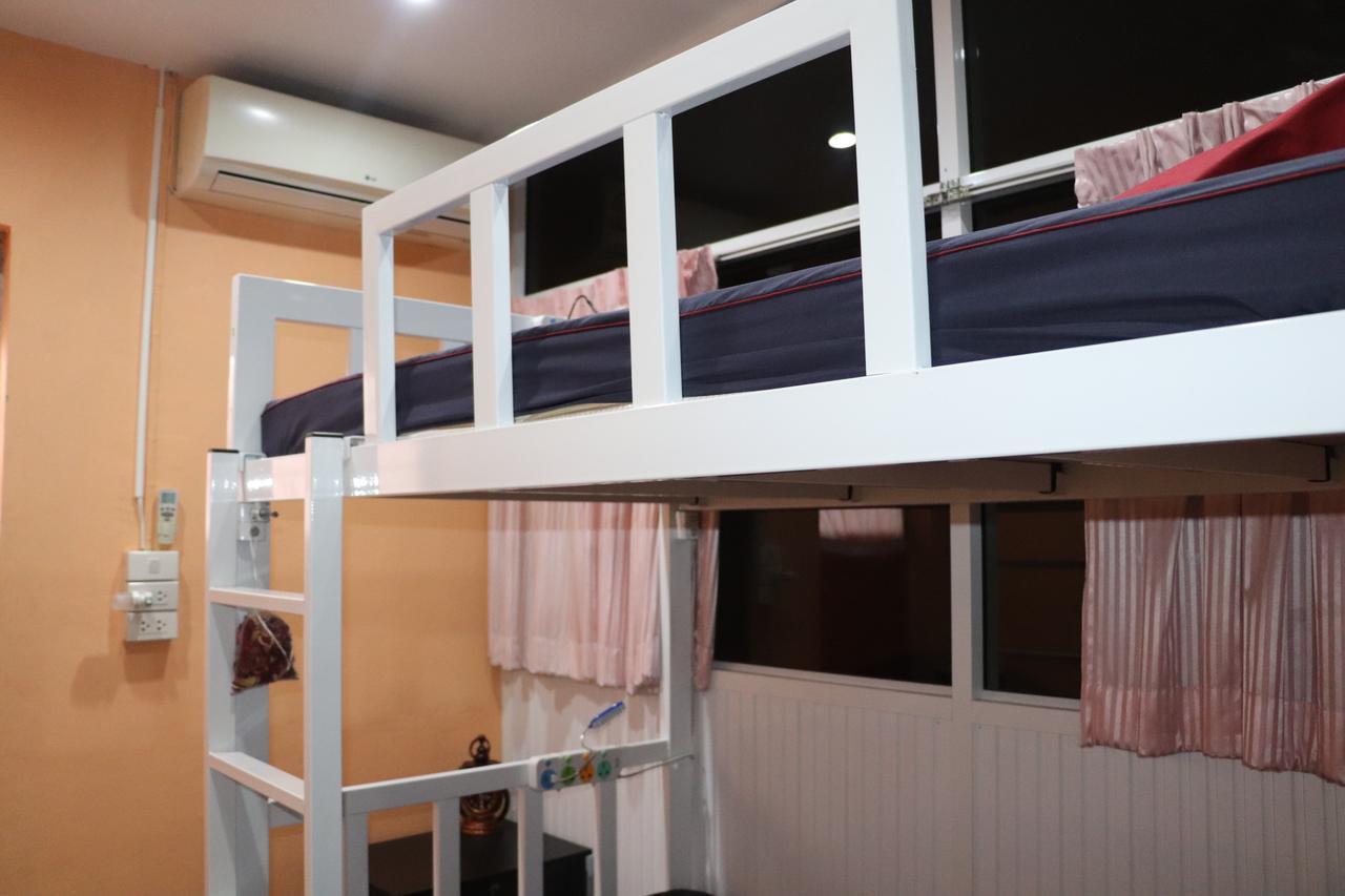 Ama Hostel Bangkok Buitenkant foto