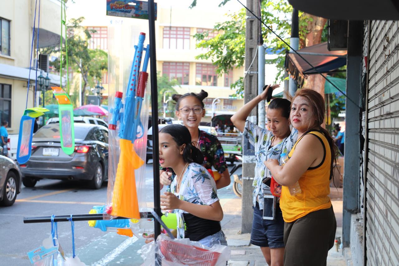 Ama Hostel Bangkok Buitenkant foto