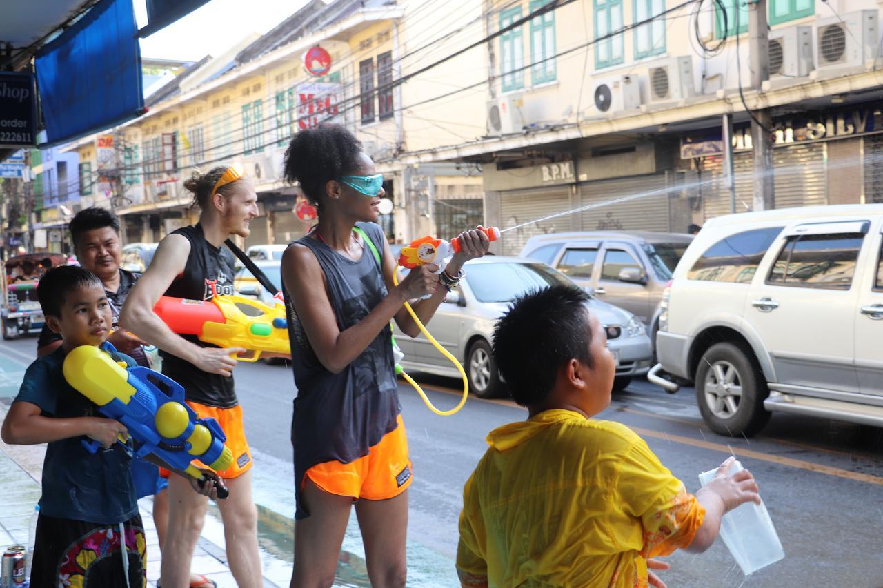 Ama Hostel Bangkok Buitenkant foto