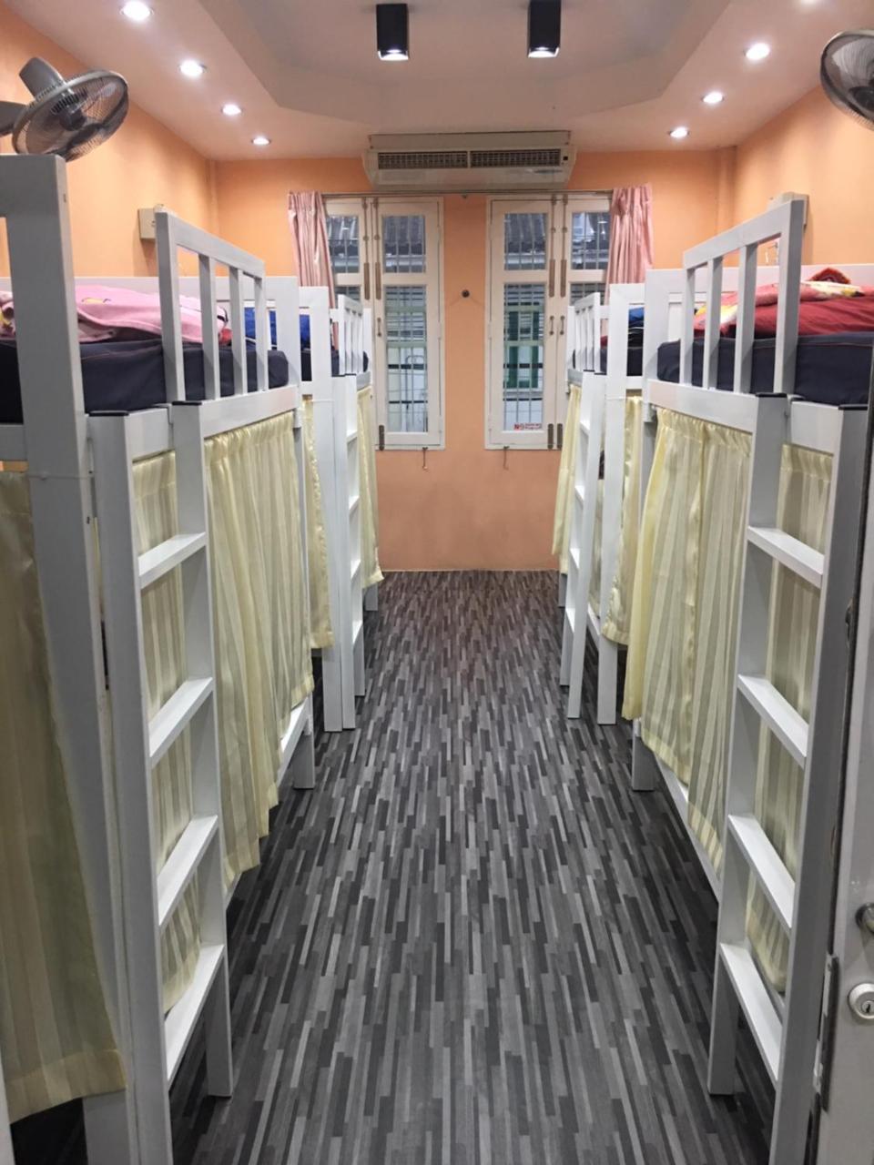 Ama Hostel Bangkok Buitenkant foto